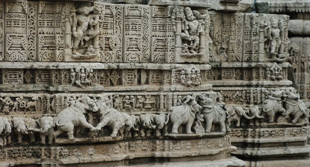 Dwarkadheesh Temple Sculptures
