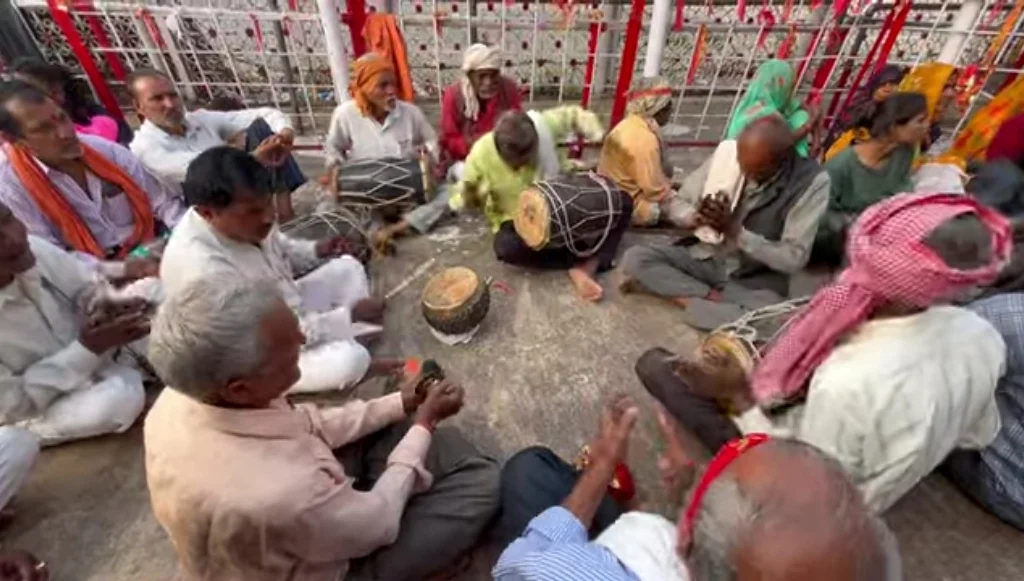 Local-people-Maihar-Folk-song